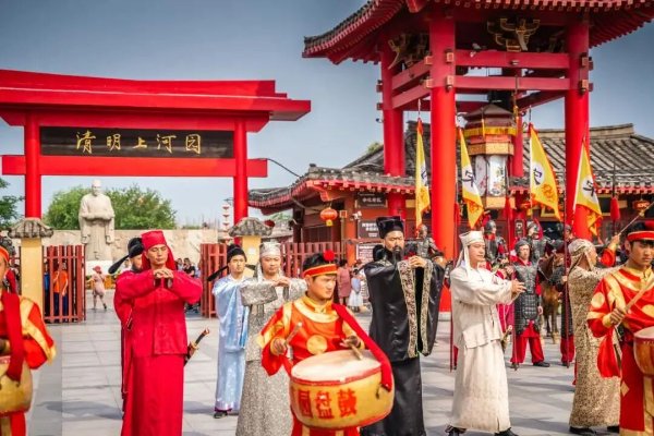 揭秘清明上河园：一套智慧景区方案如何撬动10亿年营收？破解传统文旅困局，用数字化重构游客体验​